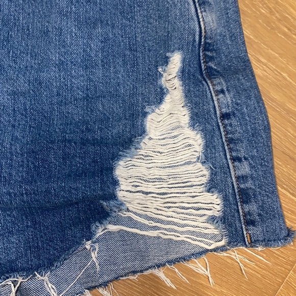 TopShop Super Ripped Mom Shorts / Size 8 - Picture 6 of 8